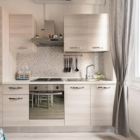 Leo Holiday Homes Deiva Marina Bagian luar foto