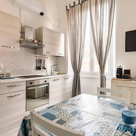 Leo Holiday Homes Deiva Marina Bagian luar foto