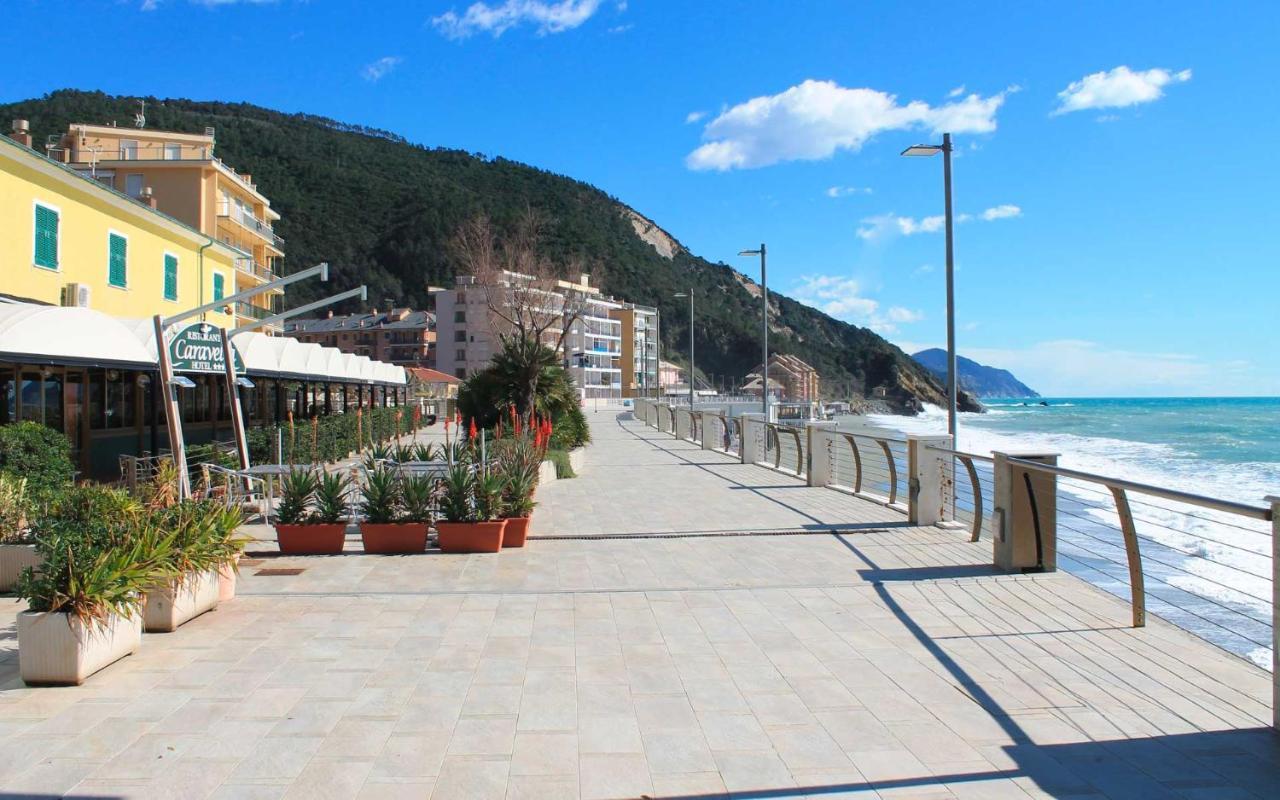 Leo Holiday Homes Deiva Marina Bagian luar foto