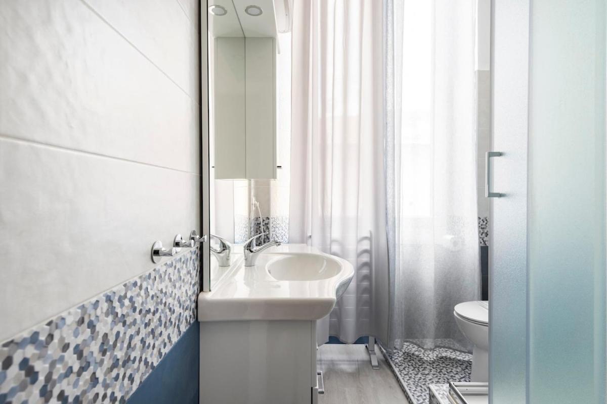 Leo Holiday Homes Deiva Marina Bagian luar foto