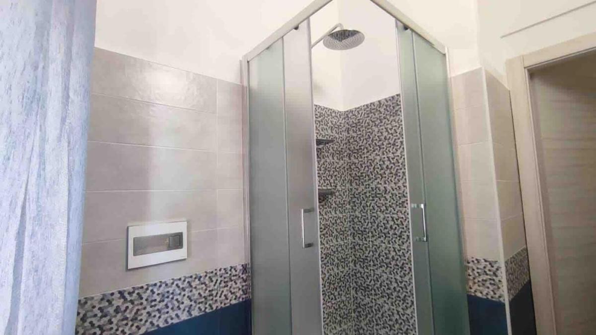 Leo Holiday Homes Deiva Marina Bagian luar foto