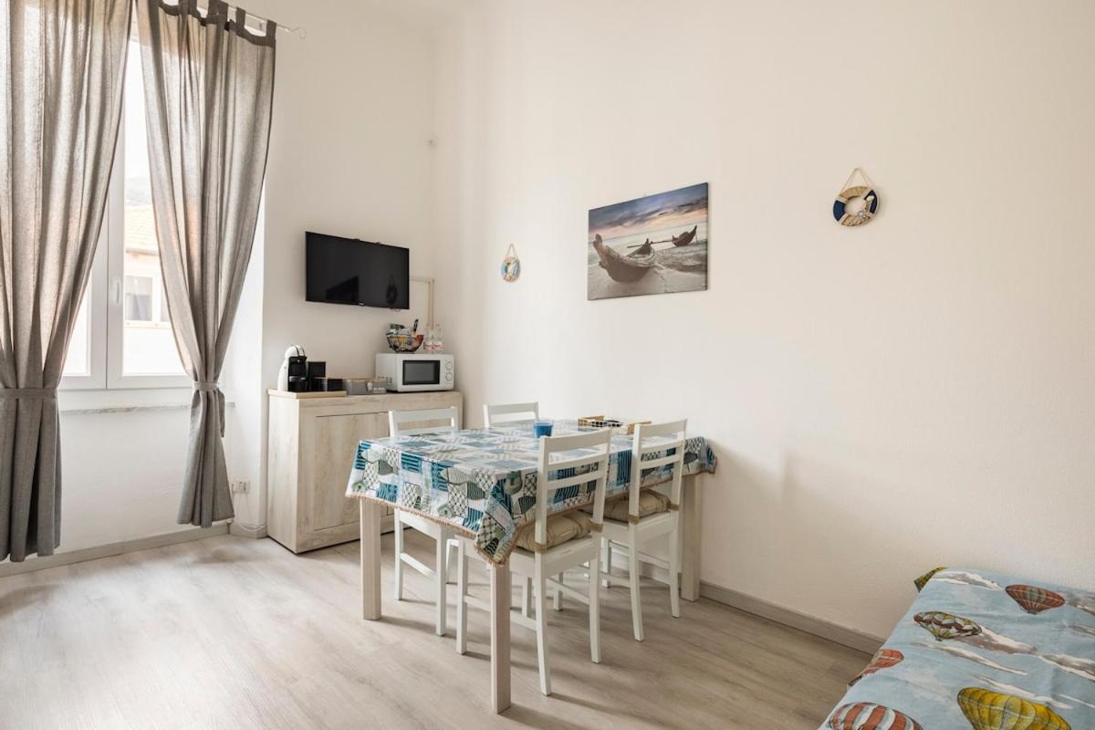 Leo Holiday Homes Deiva Marina Bagian luar foto